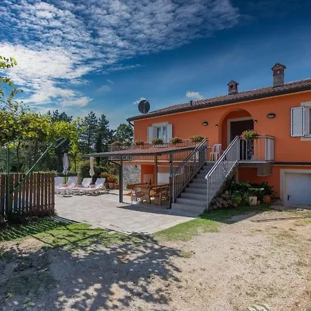 Haus Viola Comfortable Holiday Villa *